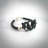 Hand carved pekapeka bracelet from Deer antler. This is an absolutely beautiful piece of wrist jewellery, hand made by NZ Pacific. We provide this with Free Postage Worldwide.
